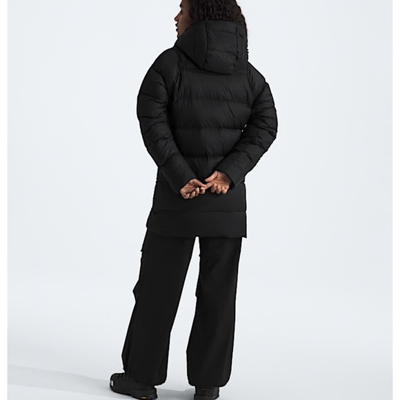 The North Face WOMEN’S HYDRENALITE™ CITY DOWN HOODED PARKA in black - Picture 5 of 5